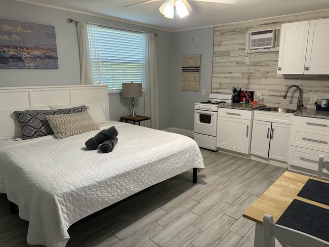 Building Photo - 1258 Beach Rd