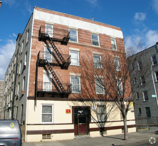 4293 Park Avenue - 4293 Park Ave