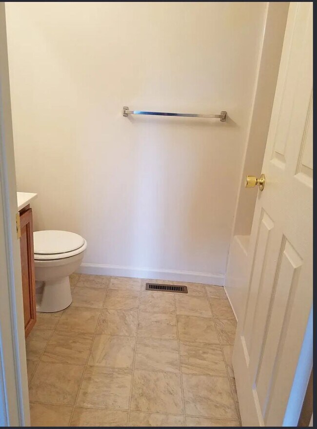 Building Photo - Lovely Muhlenberg Semi Detached!