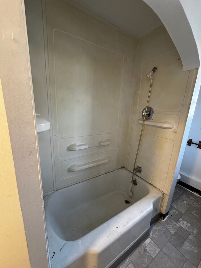 Building Photo - 1254 Willow St