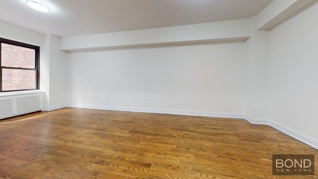 Building Photo - 157 W 57th St