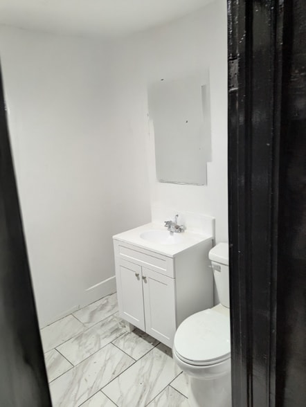 Building Photo - 500 Skyview Ave