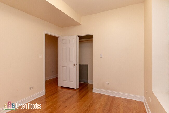 Building Photo - 2537 N Kildare Ave