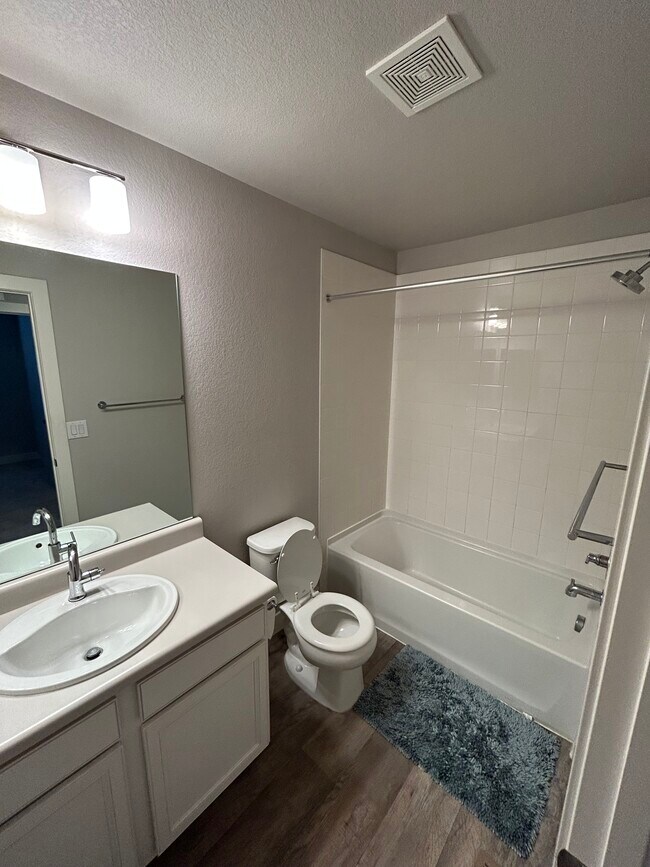 Building Photo - 16138 E Elk Dr