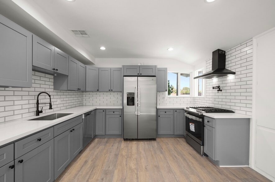 Shared kitchen - 6822 Ethel Ave