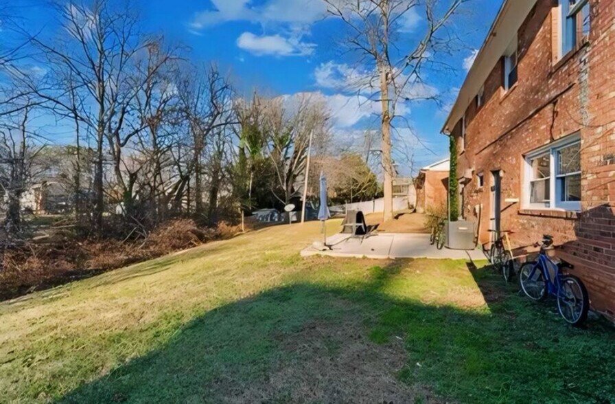 Building Photo - 3920 Whitfield Rd