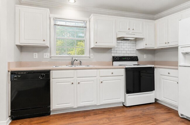 Building Photo - 10813 Kittery Pl