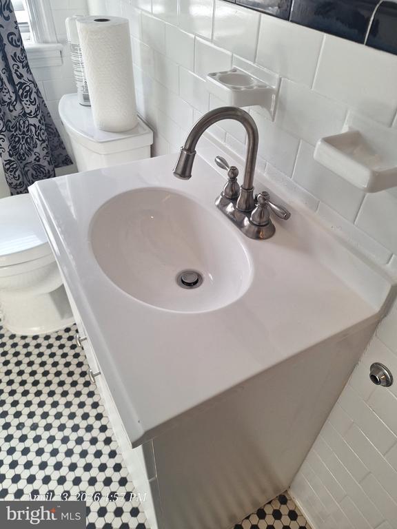 Building Photo - 3721 Frankford Ave