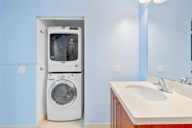 Building Photo - 79 SW 12th St