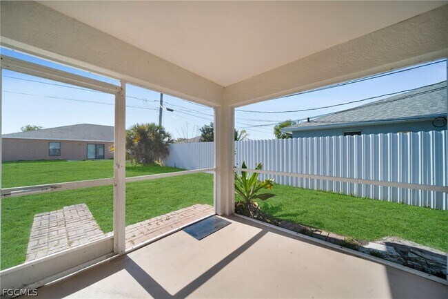 Building Photo - 1044 SE 11th St