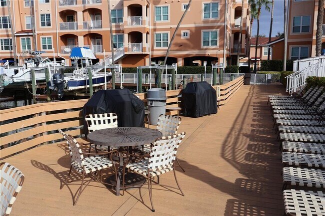 Building Photo - 5000 Culbreath Key Way