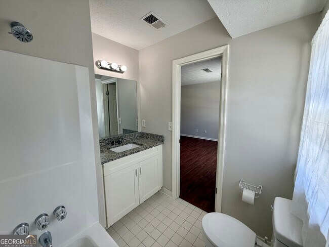 Building Photo - 151 Old Ferry Way