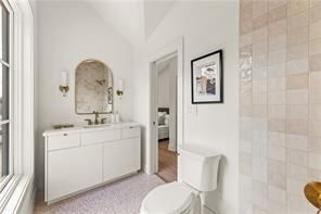 Building Photo - 360-362 2nd St