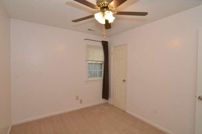 Building Photo - 1020 Tealwood Dr