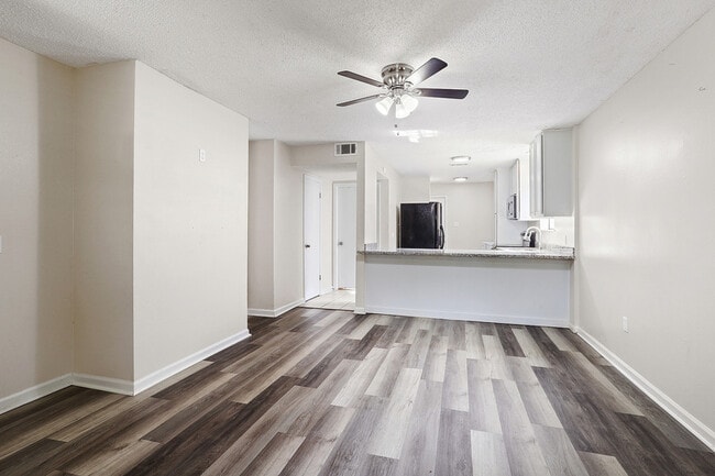Building Photo - 12822 Hodges Ln