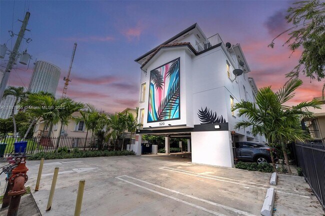Building Photo - 520 SW 5th St
