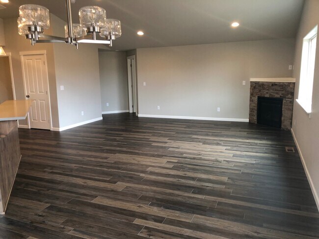 Building Photo - Home in NW Redmond Fieldstone Crossing