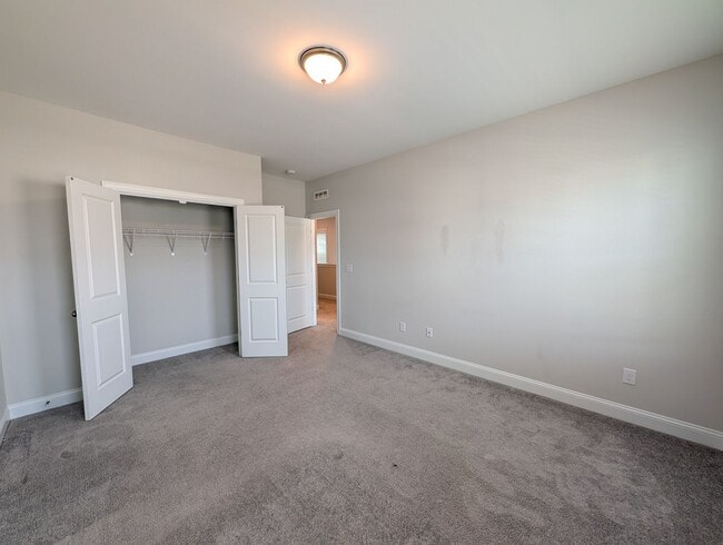 Building Photo - 332 Canyon Spring Trl