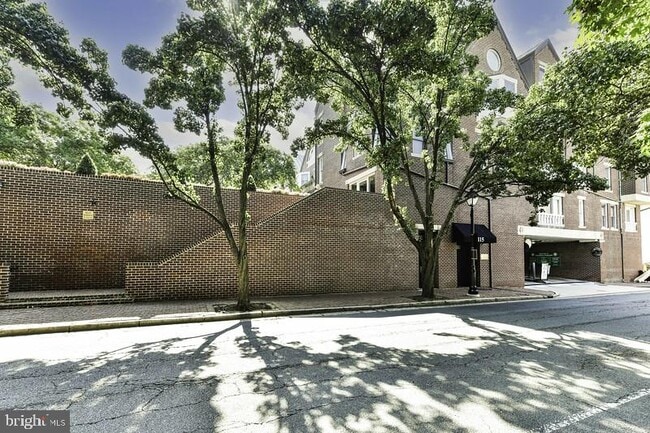 Building Photo - 115 N Lee St
