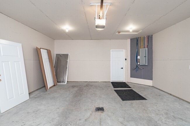 Building Photo - 6710 68th St S