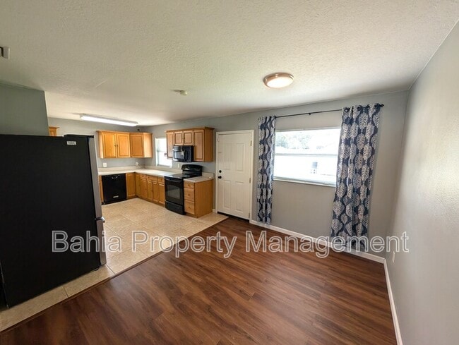 Building Photo - 1002 Kirkland Dr