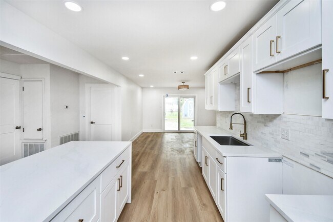 Building Photo - 7210 Lumber Jack Dr