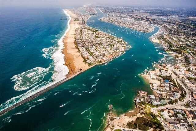 Building Photo - 1720 W Oceanfront