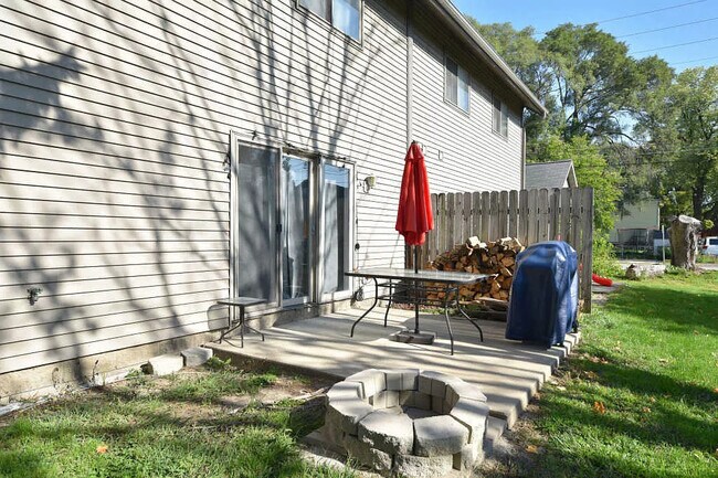 Building Photo - 217 NW Barstow St