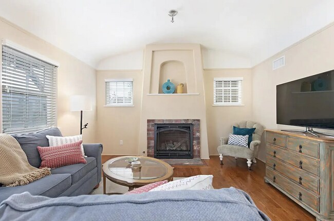 Building Photo - Canyon Home with Views and Solar