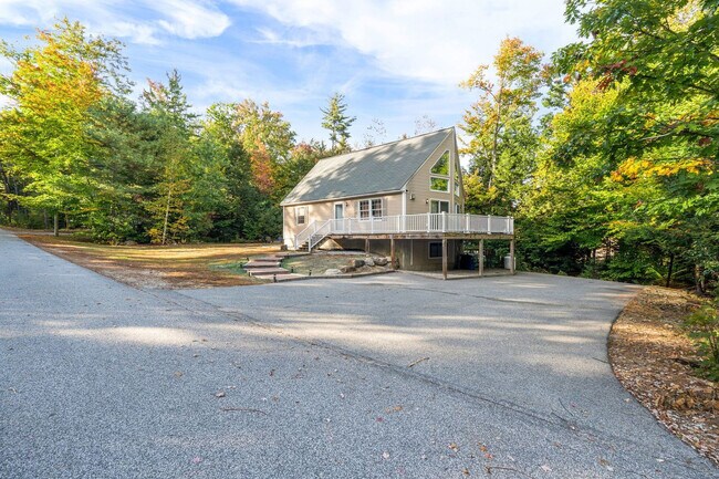 Building Photo - 291 Ash St