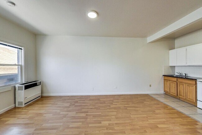 Building Photo - 1707 36th Ave