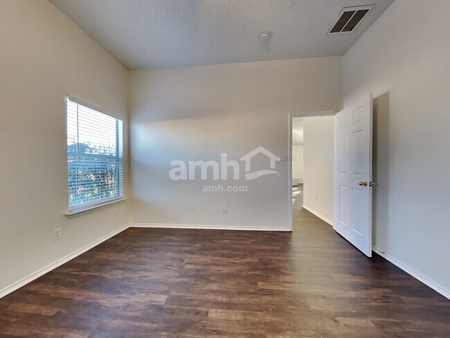 Building Photo - 8629 Garden Springs Dr
