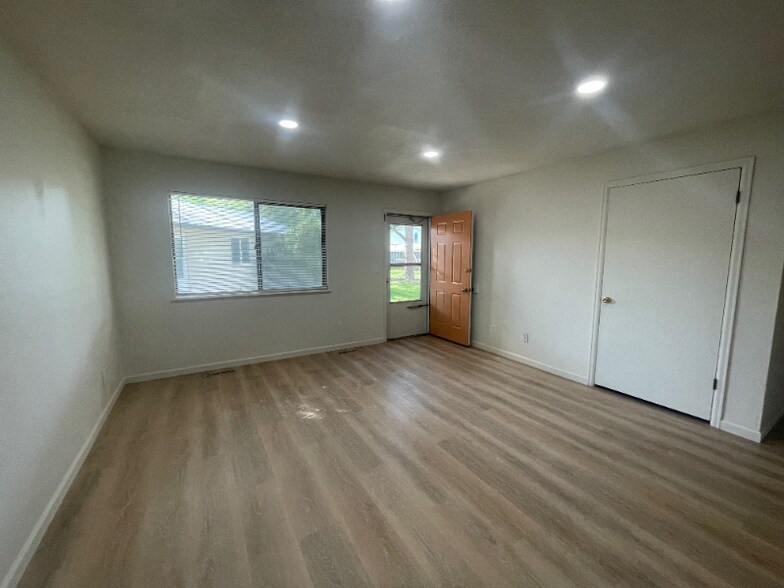 Building Photo - 1337 Cherry St