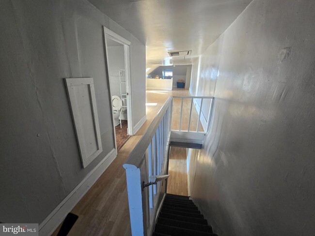 Building Photo - 212 S 45th St
