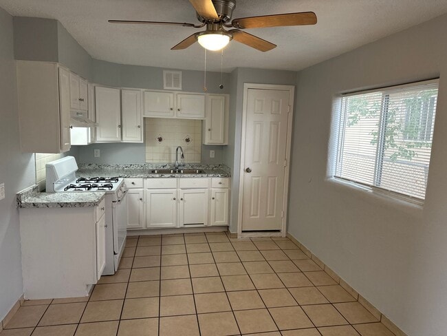 Floorplan - 328 Rhode Island (New) St NE