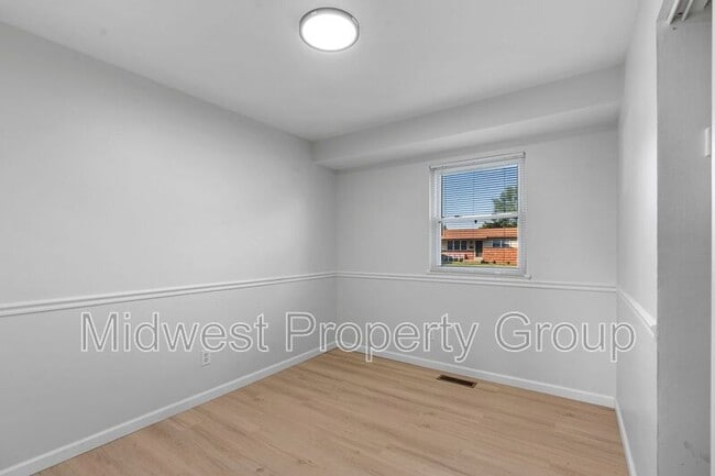 Building Photo - 1450 Tahoe Dr