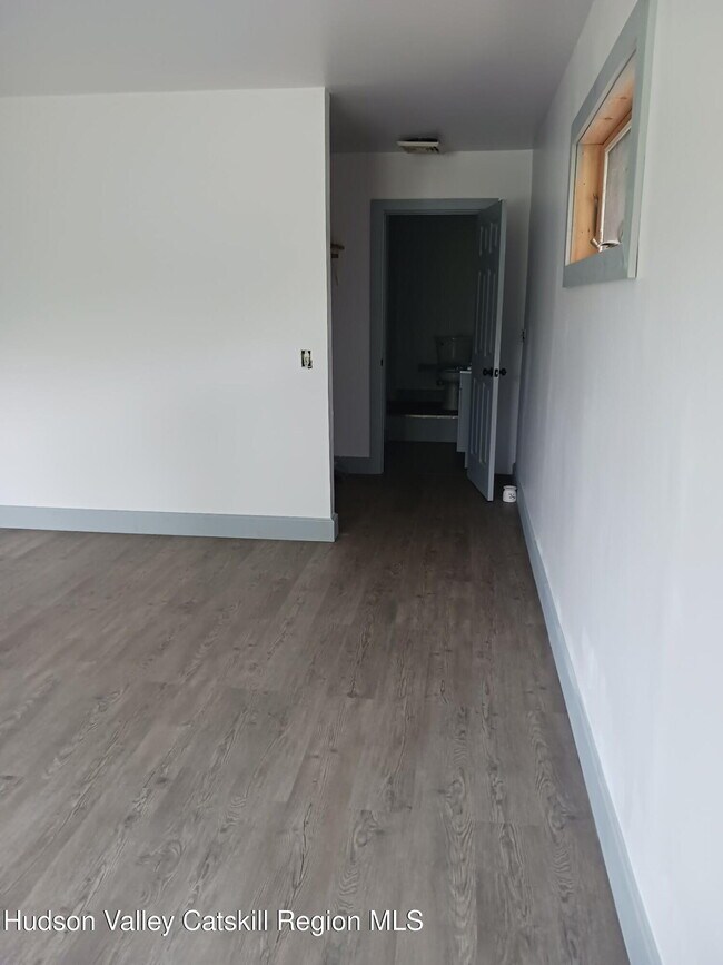 Building Photo - 542 Lakeview Terrace