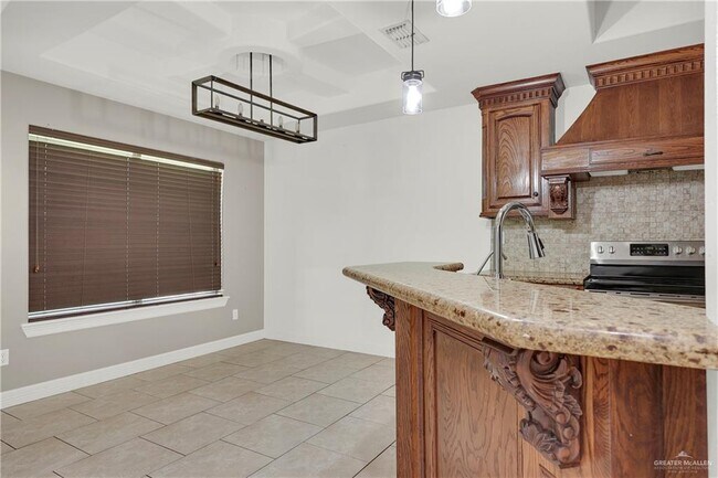 Building Photo - 2523 Yellow Rose Dr