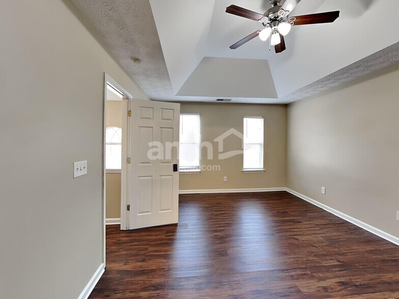 Building Photo - 1633 Sparrow Wood Ln SW