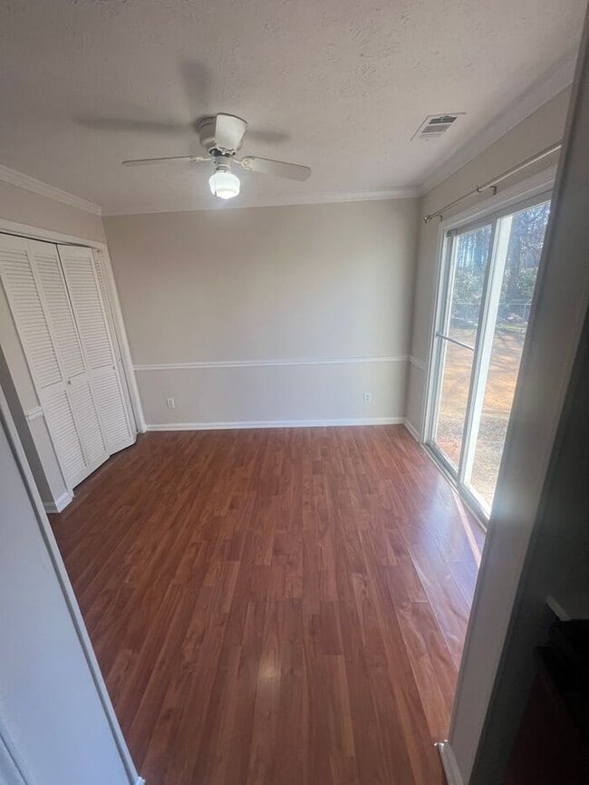 Building Photo - FINALLY A 2 BEDROOM 2.5 BATH IN LAWRENCEVILLE!