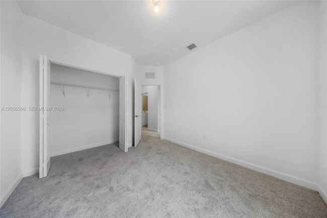 Building Photo - 2567 SE 25th Ter