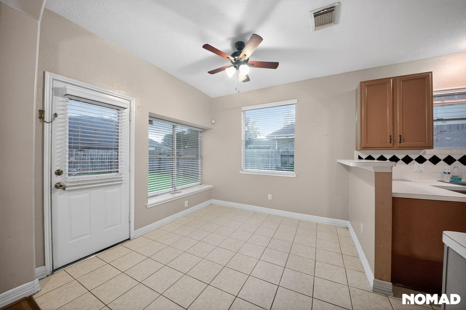 Building Photo - 1811 Quiet Hollow Dr