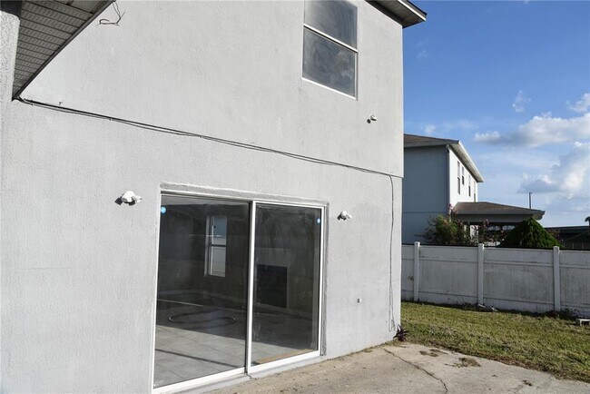 Building Photo - 341 Aylesbury Ct