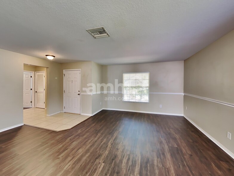 Building Photo - 30915 Sonnet Glen Dr
