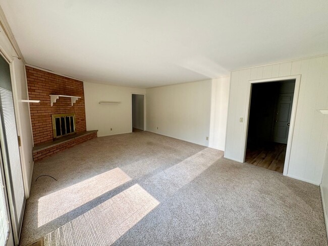 Building Photo - West Lafayette Schools Beautiful Home, Att...
