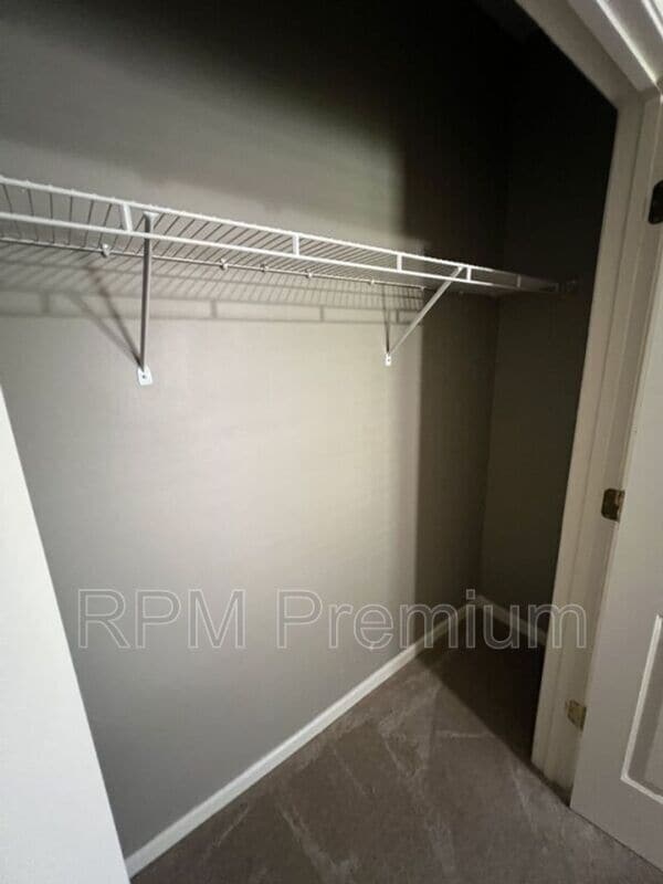 Building Photo - 5518 Arialo Dr