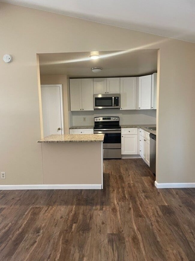 Building Photo - co4325
