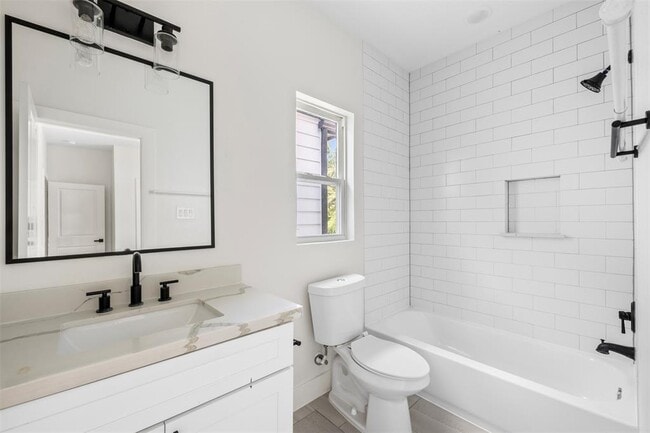 Building Photo - 4036 Porter St