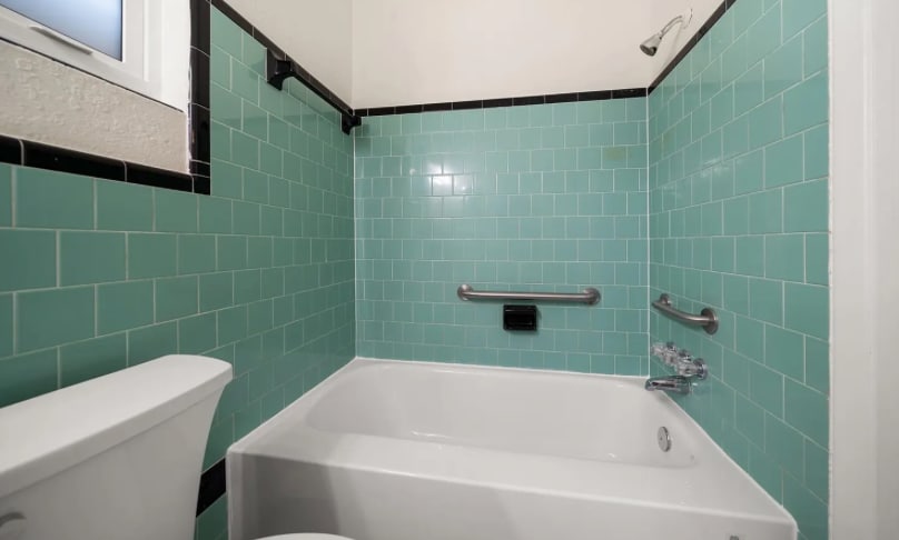 Building Photo - 533 Yelvington Ave