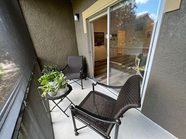 Building Photo - 126 Vista Verdi Cir